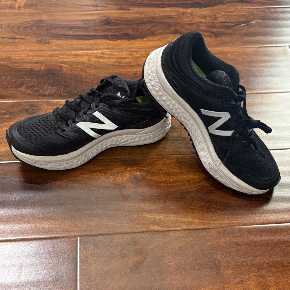New Balance Black and White Women's Athletic Running Shoes